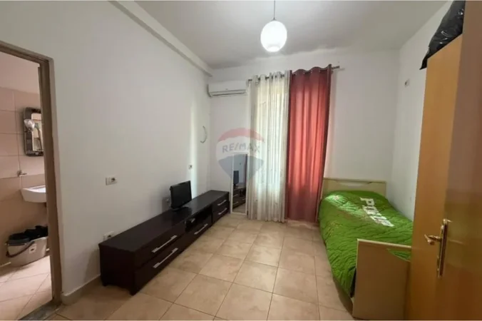 Tirane, jepet me qera 3+1 , 120 m² 700 € (Blloku)