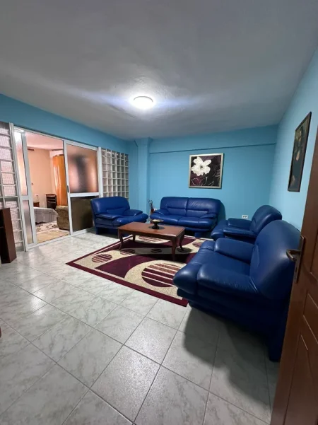 Tirane, jepet me qera apartament 3+1 Kati 2, 100 m² 500 € (rruga dritan hoxha)