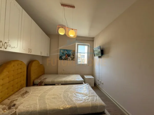 Tirane, jepet me qera apartament 3+1+Ballkon Kati 6, 113 m² 1.000 € (Liqeni i thate)