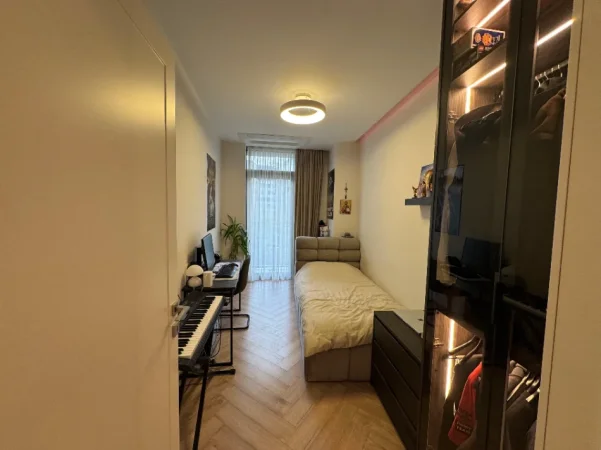Tirane, shitet apartament 3+1 Kati 5, 126 m² 650.000 € (Rruga e Kosovareve)