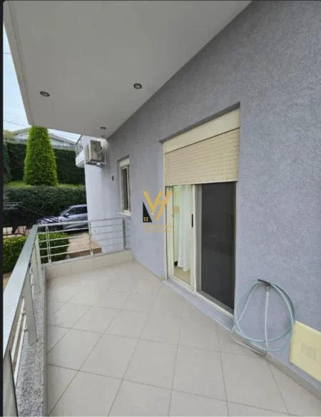 Tirane, jepet me qera apartament 1+1+Ballkon Kati 0, 60 m² 450 € (QYTET STUDENTI)