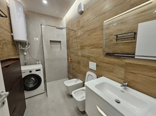 Tirane, jepet me qera apartament 1+1+Aneks+Ballkon Kati 6, 66 m² 800 € (zogu i zi)
