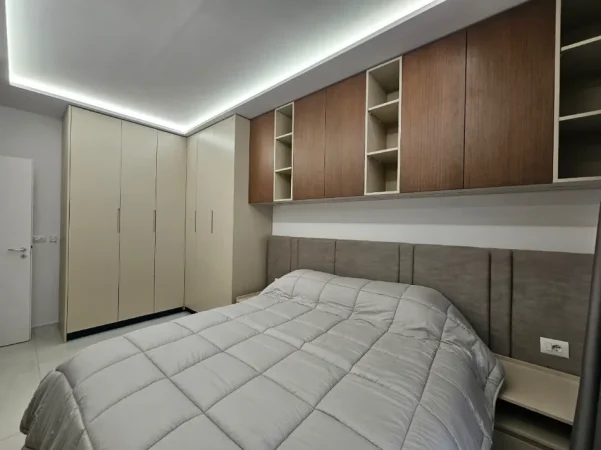 Tirane, jepet me qera apartament 1+1+Aneks+Ballkon Kati 6, 66 m² 800 € (zogu i zi)