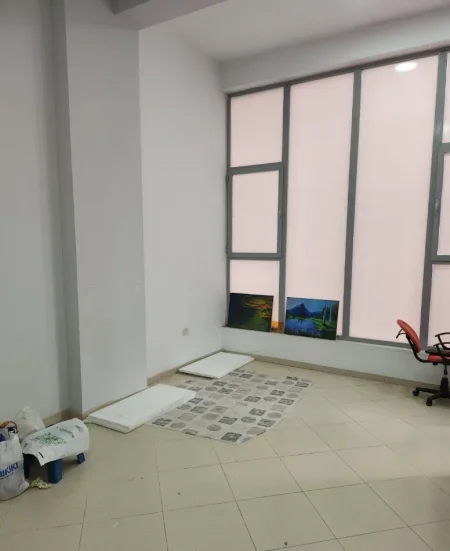 Tirane, jepet me qera zyre Kati 2, 56 m² 550 € (Rruga Sokrat Miho)