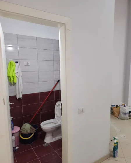Tirane, jepet me qera zyre Kati 2, 56 m² 550 € (Rruga Sokrat Miho)