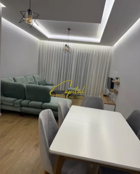 Tirane, jepet me qera apartament 2+1 Kati 5, 108 m² 650 € (ISH PARKU)