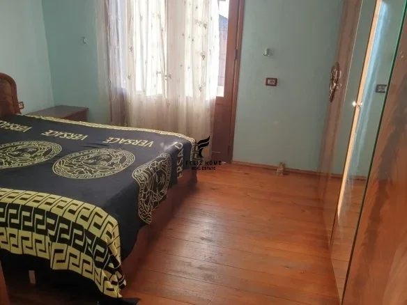 Tirane, jepet me qera apartament 1+1+Ballkon Kati 2, 80 m² 450 € (ALLIAS)