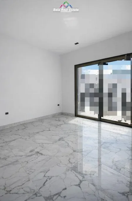 Tirane, jepet me qera zyre Kati 8, 307 m² 4.000 € (liqeni i thate)