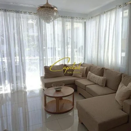Tirane, jepet me qera apartament 1+1 Kati 3, 60 m² 400 € (SAUK)