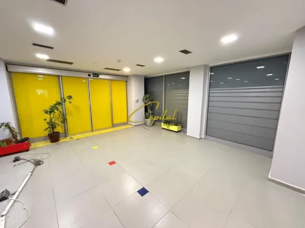 Tirane, jepet me qera ambjent biznesi Kati 2, 916 m² 18.000 € (RRUGA E KAVAJES)