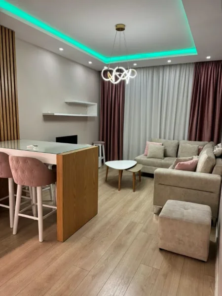 Tirane, jepet me qera apartament 2+1 Kati 3, 99 m² 750 € (CASA ITALIA)