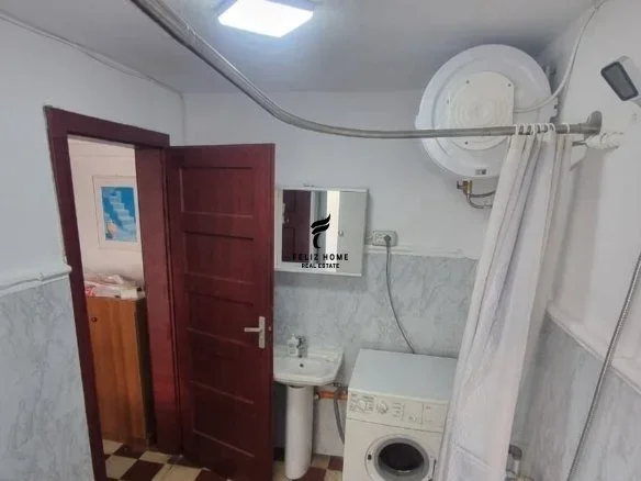Tirane, jepet me qera apartament 2+1+Ballkon Kati 1, 130 m² 600 € (RRUGA FORTUZI)