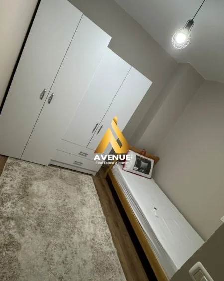 Tirane, jepet me qera apartament 2+1+Ballkon Kati 8, 95 m² 500 € (Rruga Abdyl Pajo)