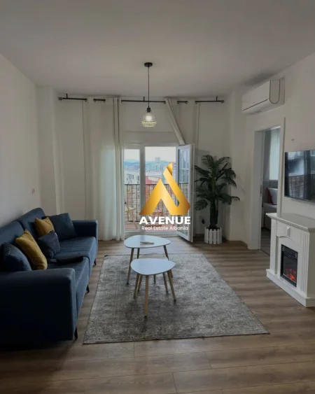 Tirane, jepet me qera apartament 2+1+Ballkon Kati 8, 95 m² 500 € (Rruga Abdyl Pajo)