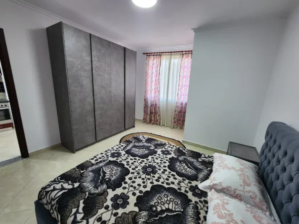 Tirane, jepet me qera apartament 1+1 Kati 5, 72 m² 420 € (Astir)