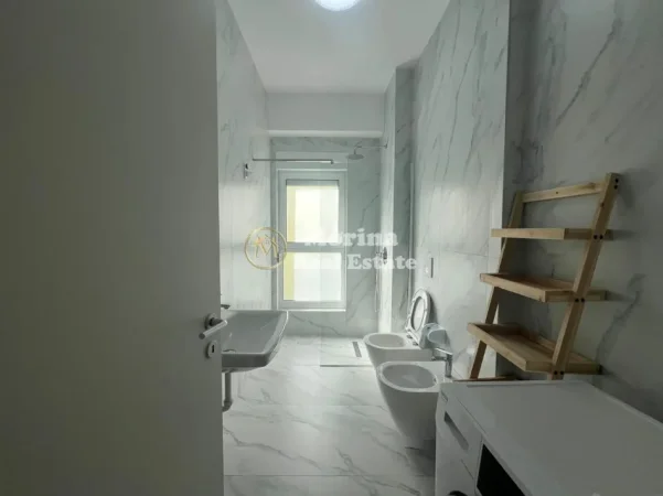 Tirane, jepet me qera apartament 1+1 Kati 3, 55 m² 450 € (Ali Demi)