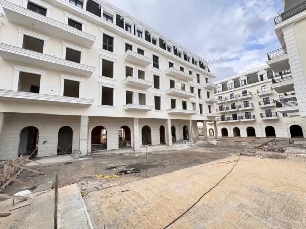 Tirane, shitet apartament 1+1+Aneks+Ballkon , 77 m² 122.500 € 