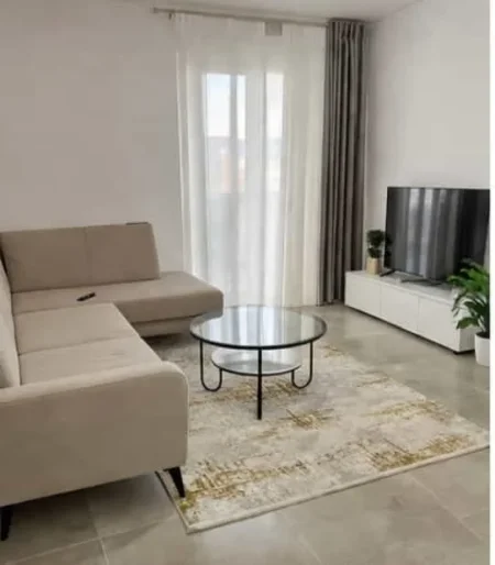 Tirane, shes apartament 2+1 , 84 m² (Rruga Azem Galica)