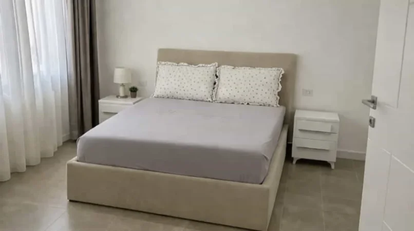 Tirane, shes apartament 2+1 , 84 m² (Rruga Azem Galica)