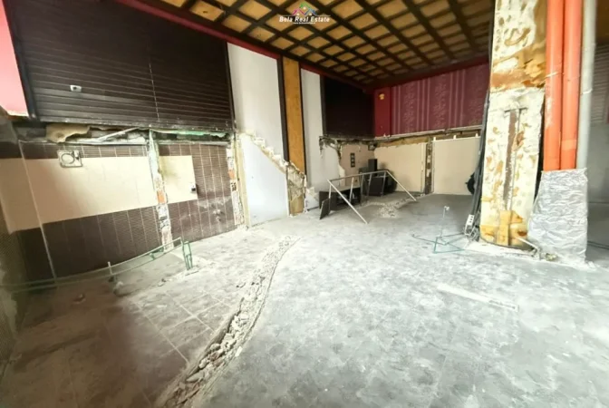 Tirane, jepet me qera lokal Kati 0, 180 m² 700 € (Rruga e dibres)