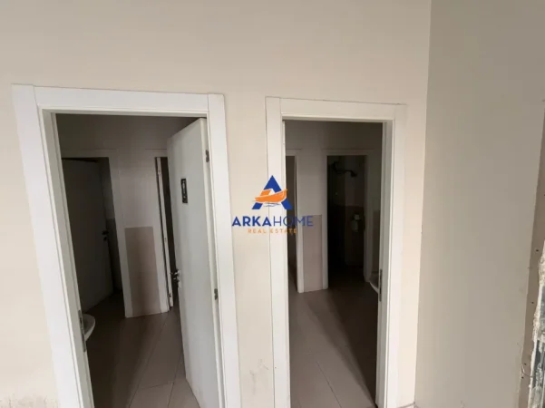 Tirane, jepet me qera zyre Kati 1, 1.077 m² 15.000 € 