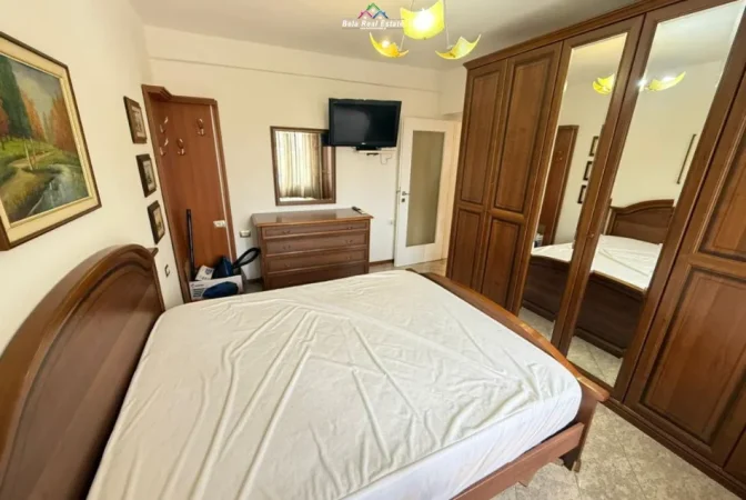 Tirane, jepet me qera apartament 2+1 Kati 3, 65 m² 575 € (rruga e dibres)