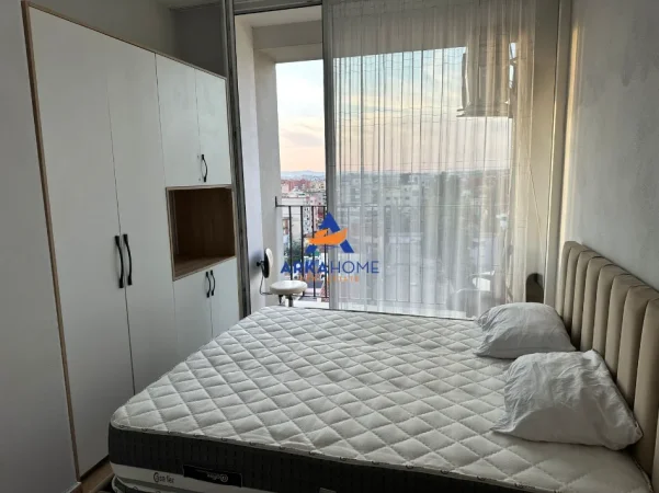 Tirane, jepet me qera apartament 1+1+Ballkon Kati 8, 75 m² 522 € 