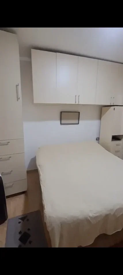 Tirane, jepet me qera 2+1+Ballkon, Kati 4, Tiranë, Yzberisht