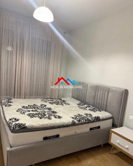 Tirane, jepet me qera apartament 2+1+Ballkon Kati 5, 108 m² 650 € (RRUGA STAVRI THEMELI,QENDRA GLOBE)
