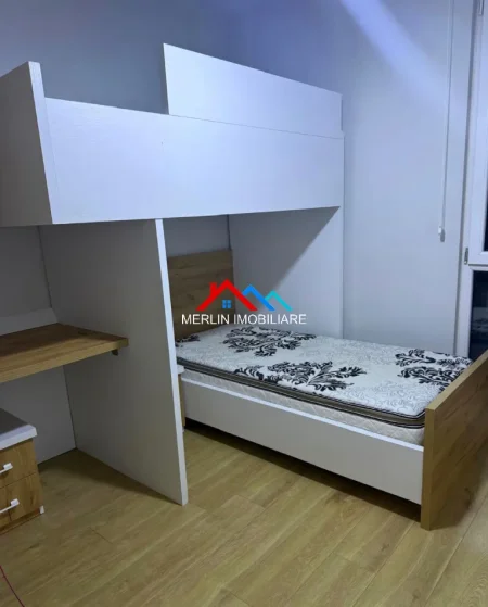 Tirane, jepet me qera apartament 2+1+Ballkon Kati 5, 108 m² 650 € (RRUGA STAVRI THEMELI,QENDRA GLOBE)