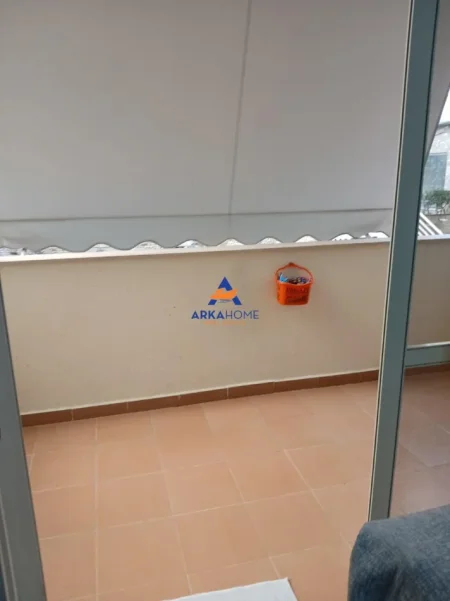 Tirane, jepet me qera apartament 2+1+Ballkon Kati 2, 80 m² 438 € 