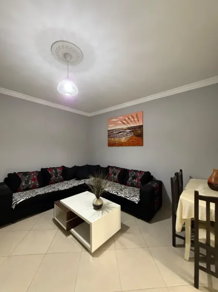 Tirane, jepet me qera Hyrje 1+1 ne Vile private,📍Ish Venue, Kati 1, 450 €