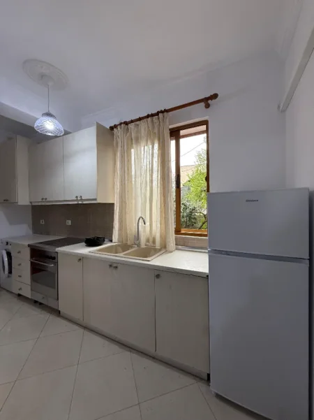 Tirane, jepet me qera Hyrje 1+1 ne Vile private,📍Ish Venue, Kati 1, 450 €