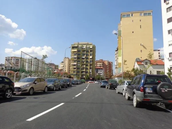 Tirane, shitet apartament 3+1 , 166 m² 650.000 € (Rruga e Kosovarëve)