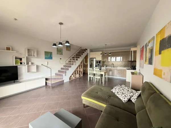 Shqiperi, shitet apartament duplex Dublex Kati 3, 124 m² 245.000 € (Kodra e Diellit 1)