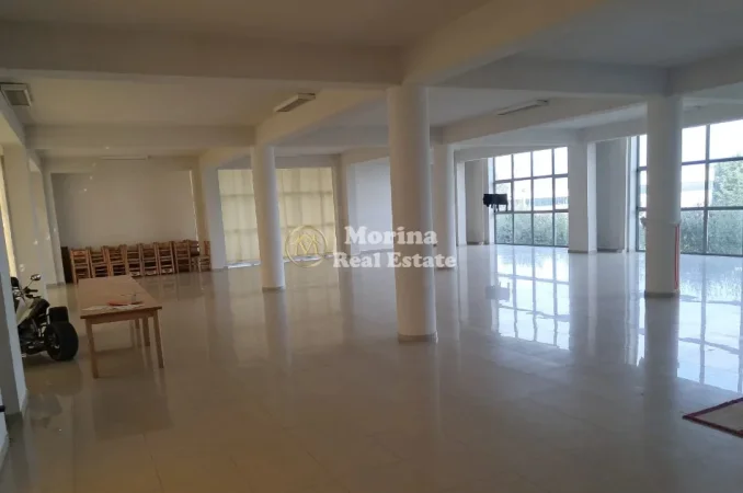 Durres, jepet me qera ambjent biznesi Kati 1, 377 m² 800 € (Durres)