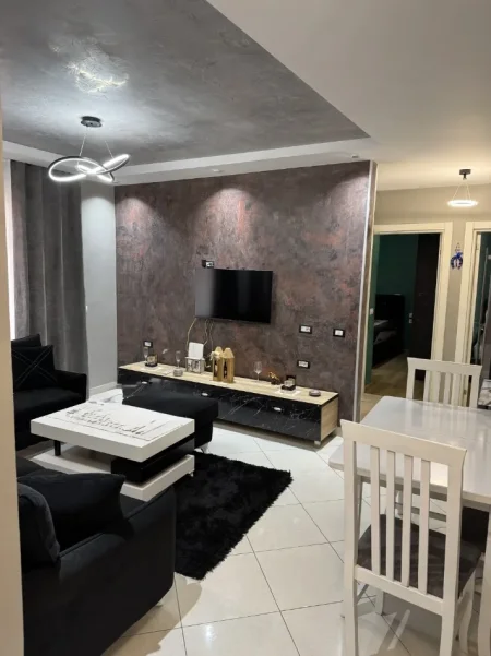 Tirane, jepet me qera apartament 3+1+Ballkon Kati 3, 90 m² 550 € (Kopshti Botanik, Prane Fratarit)