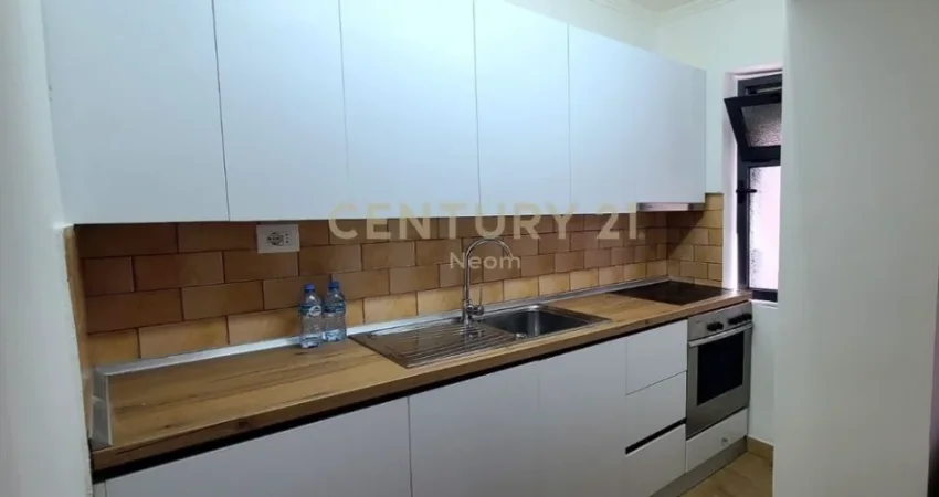 Tirane, jepet me qera apartament 1+1 Kati 2, 66 m² 600 € (Myslym Shyri)