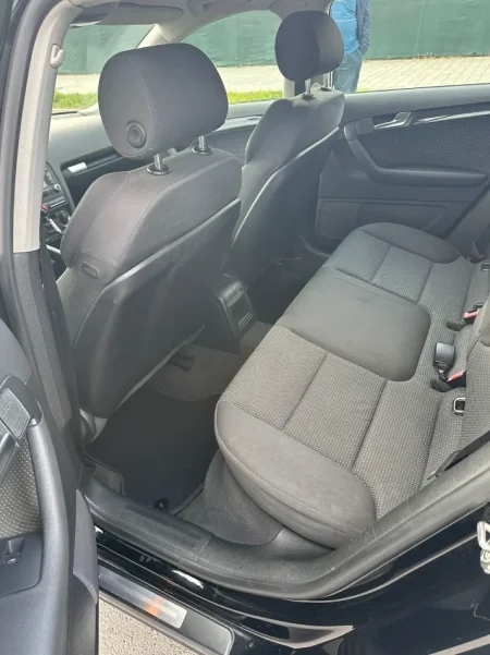 Tirane, shitet makine Shitet Audi A3 2 TDI Nafte Nafte, blu e errët manuale Kondicioner 18.999 km 3.400 €