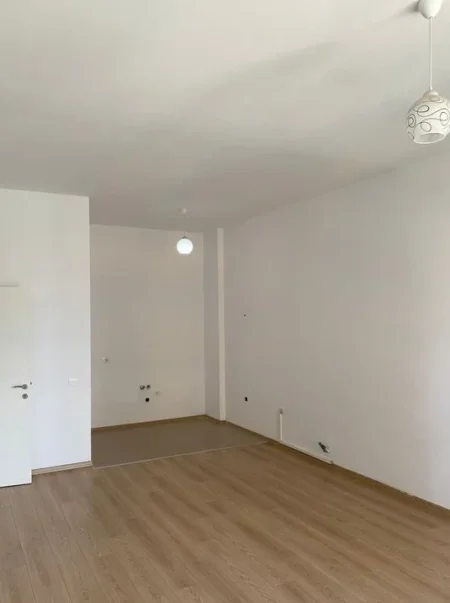 Tirane, jepet me qera zyre Kati 4, 72 m² 750 € (21 Dhjetori)