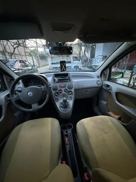 Tirane, shitet makine Shite Fiat Panda viti 2006 motor Nafte 1.3 Nafte, jeshile manuale Kondicioner 2.100 km 2.400 €