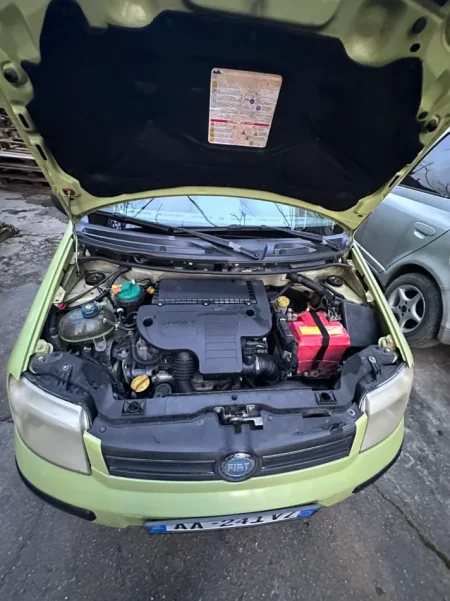 Tirane, shitet makine Shite Fiat Panda viti 2006 motor Nafte 1.3 Nafte, jeshile manuale Kondicioner 2.100 km 2.400 €