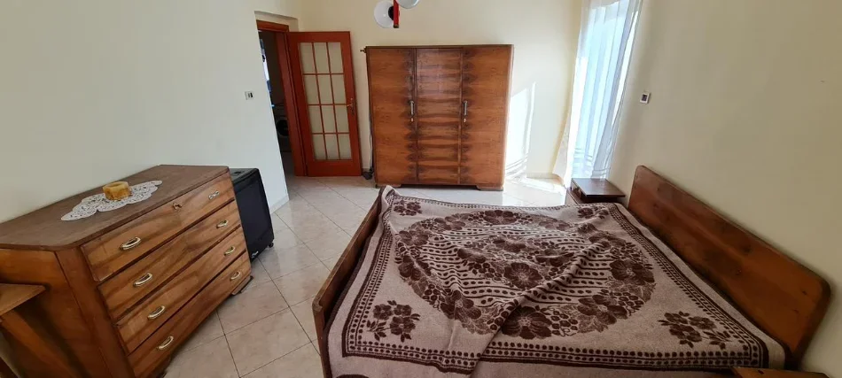 Tirane, jepet me qera apartament 2+1 Kati 4, 89 m² 500 € 