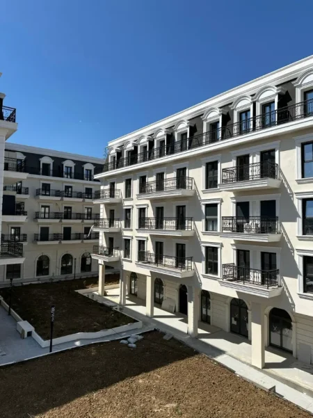 Tirane, shitet apartament 1+1 , 76 m² 122.560 € (TIRANA PORTA E RE)