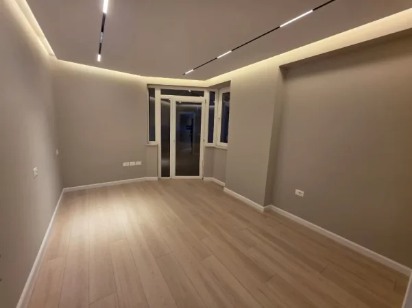 Tirane, shitet apartament 2+1 Kati 8, 112 m² 305.000 € (Ish Ekspozita)