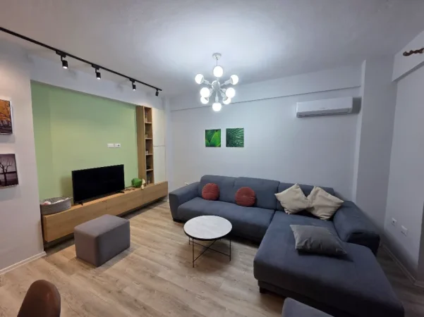 Tirane, shitet 3+1+Ballkon Kati 4, 135 m² (Rruga Reshit Petrela)