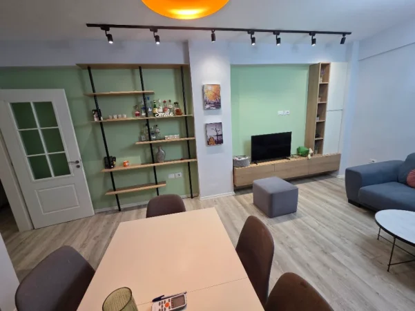 Tirane, shitet 3+1+Ballkon Kati 4, 135 m² (Rruga Reshit Petrela)