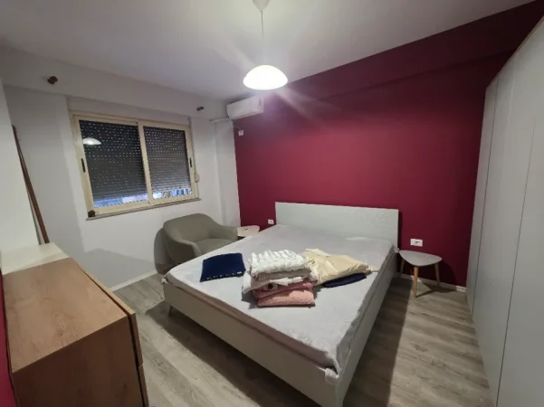 Tirane, shitet 3+1+Ballkon Kati 4, 135 m² (Rruga Reshit Petrela)
