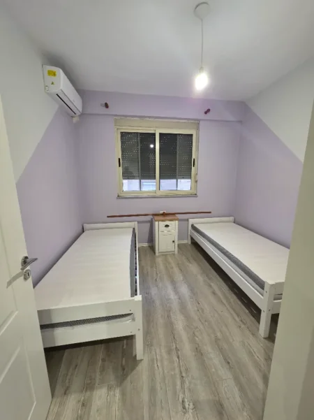 Tirane, shitet 3+1+Ballkon Kati 4, 135 m² (Rruga Reshit Petrela)