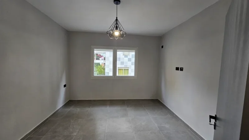 Tirane, jepet me qera apartament 3+1 Kati 4, 86 m² 700 €